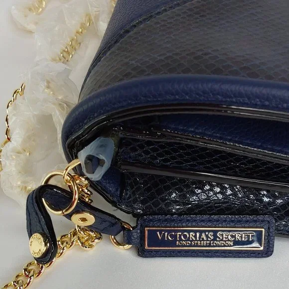 'VICTORIA'S SECRET' MONOGRAM CROC ACCENT CHAIN LINK CROSSBODY BAG - Picture 9 of 16